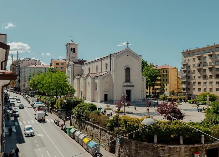 La Finestra Sulla Piazza *